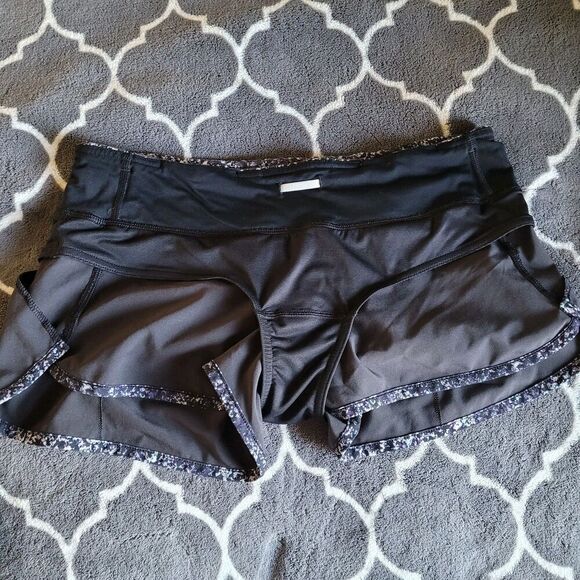 Lululemon Run Speed Shorts 6 Stretchy Lined Black Rocky Sand Dune Toothpaste - Picture 7 of 10